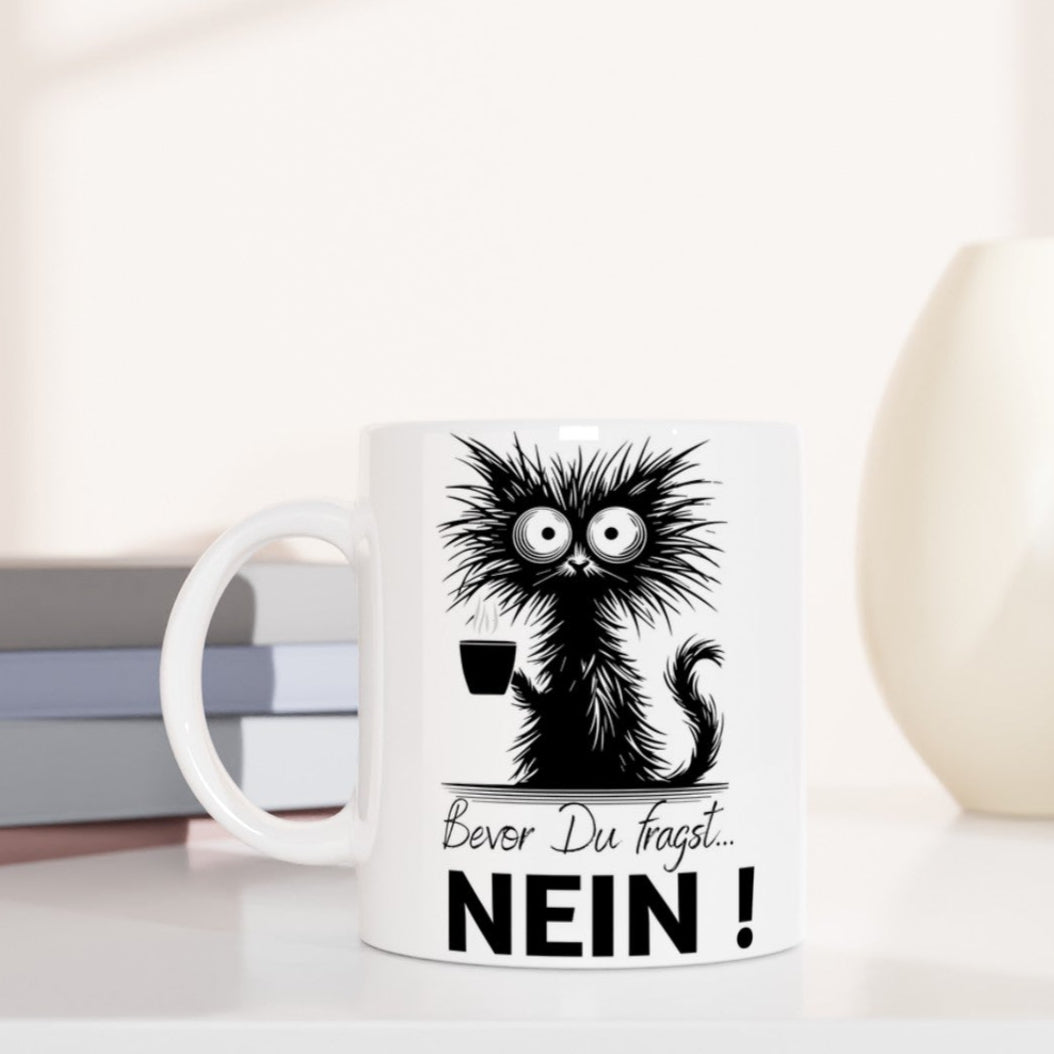 Diese lustige Kaffeetasse ist die perfekte Kombination aus Humor und Alltagstauglichkeit. Ob für Mama, Freundin oder Kollegin – sie sorgt für guten Laune beim Kaffee, Tee oder Kakao. Ideal als Überraschung zum Geburtstag, Muttertag oder einfach zwischendurch.