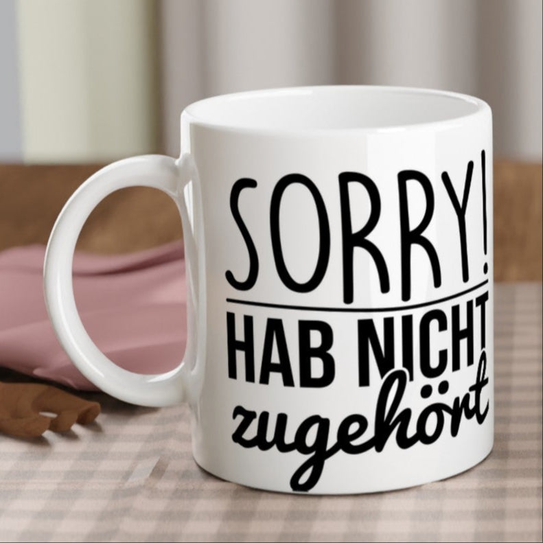 Diese lustige Kaffeetasse ist die perfekte Kombination aus Humor und Alltagstauglichkeit. Ob für Mama, Freundin oder Kollegin – sie sorgt für guten Laune beim Kaffee, Tee oder Kakao. Ideal als Überraschung zum Geburtstag, Muttertag oder einfach zwischendurch.