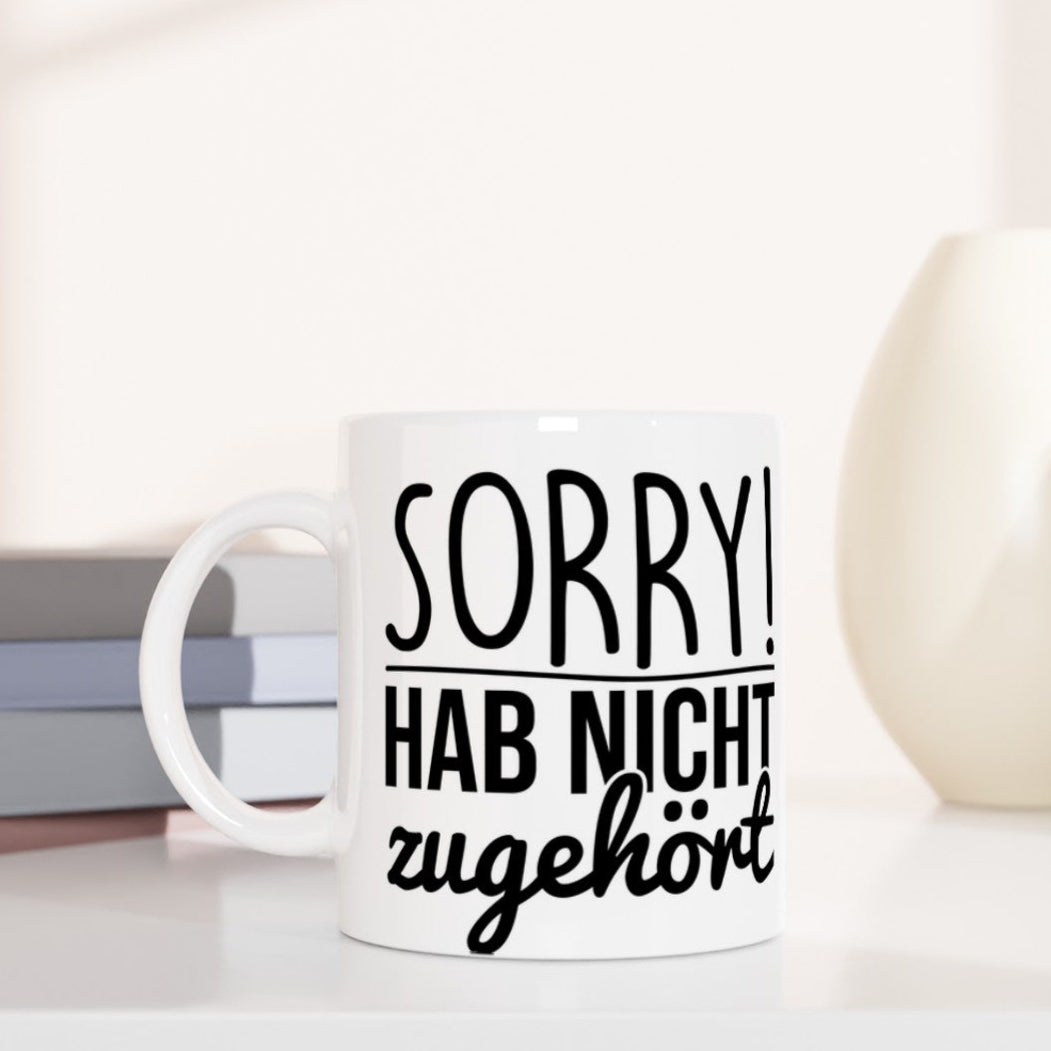 Diese lustige Kaffeetasse ist die perfekte Kombination aus Humor und Alltagstauglichkeit. Ob für Mama, Freundin oder Kollegin – sie sorgt für guten Laune beim Kaffee, Tee oder Kakao. Ideal als Überraschung zum Geburtstag, Muttertag oder einfach zwischendurch.